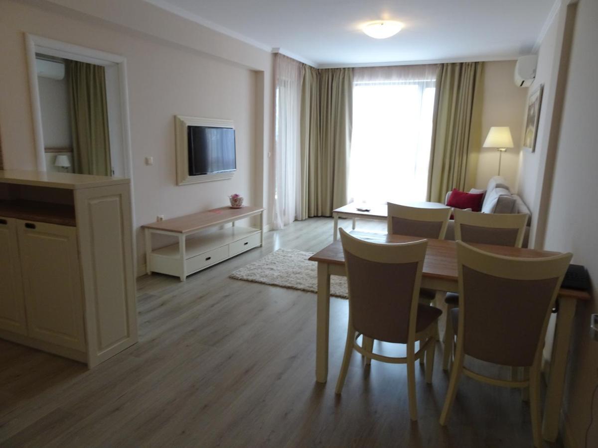 Private Apartments In White Rock Castle Balçık Dış mekan fotoğraf
