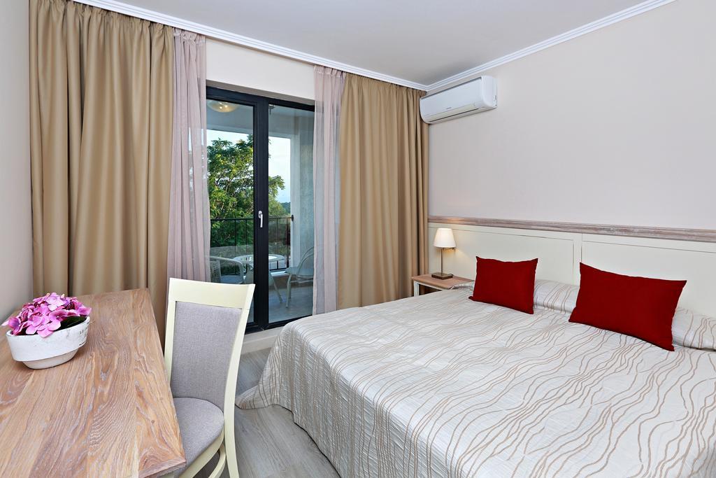 Private Apartments In White Rock Castle Balçık Oda fotoğraf