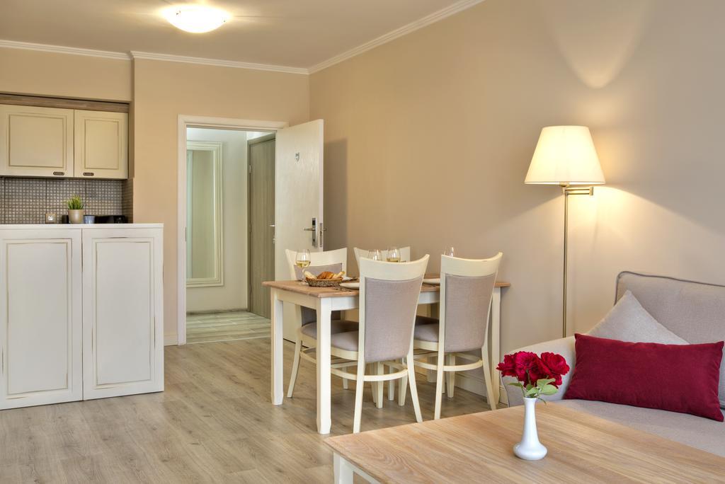 Private Apartments In White Rock Castle Balçık Dış mekan fotoğraf